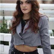 Studentessa universitaria offro aiuto compiti per bambini delle elementari e medie